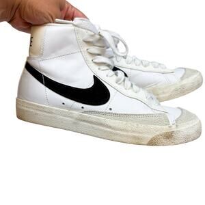 Nike Womens Mid ‘77 Blazer Sneakers Shoes White - 6.5